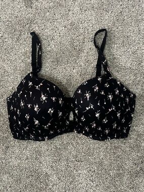 Victoria's Secret | Classy Black Floral Push Up Bra, Adjustable Straps Size 34DD
